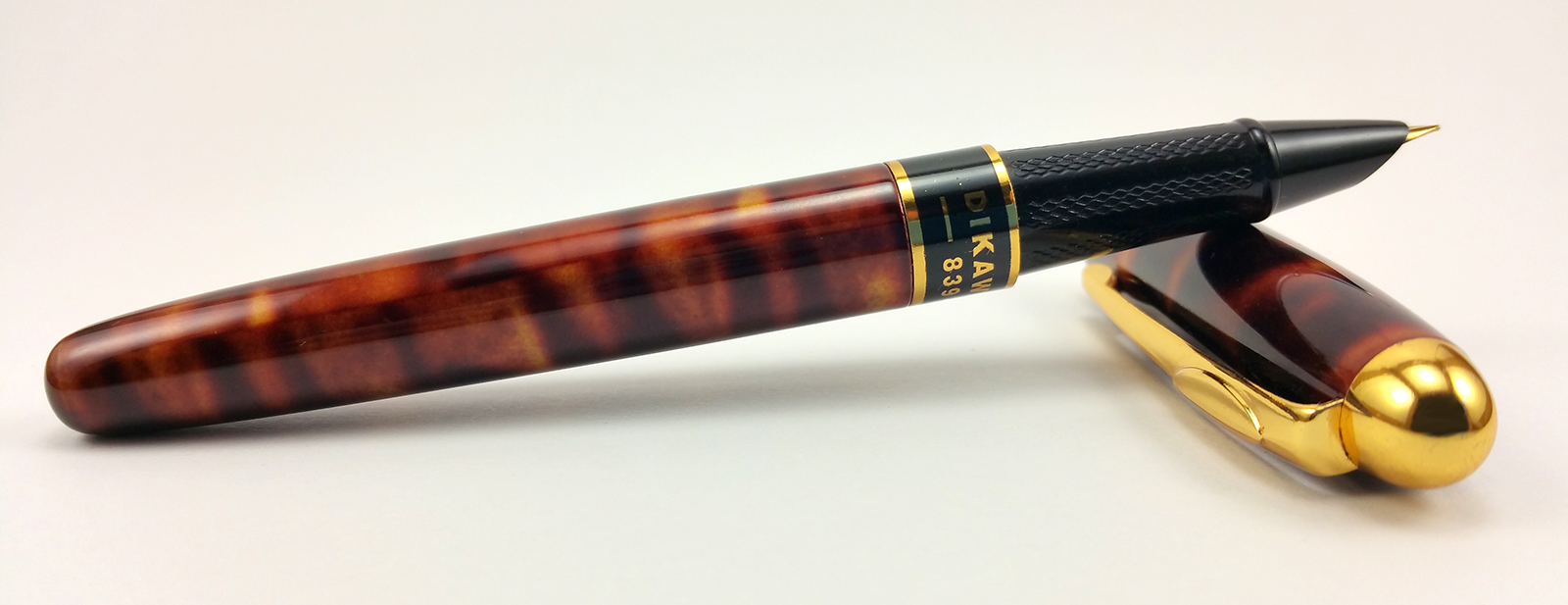 Dikawen K1 Lacquered Light Wood Fine Fountain Pen with Gold Trim 
